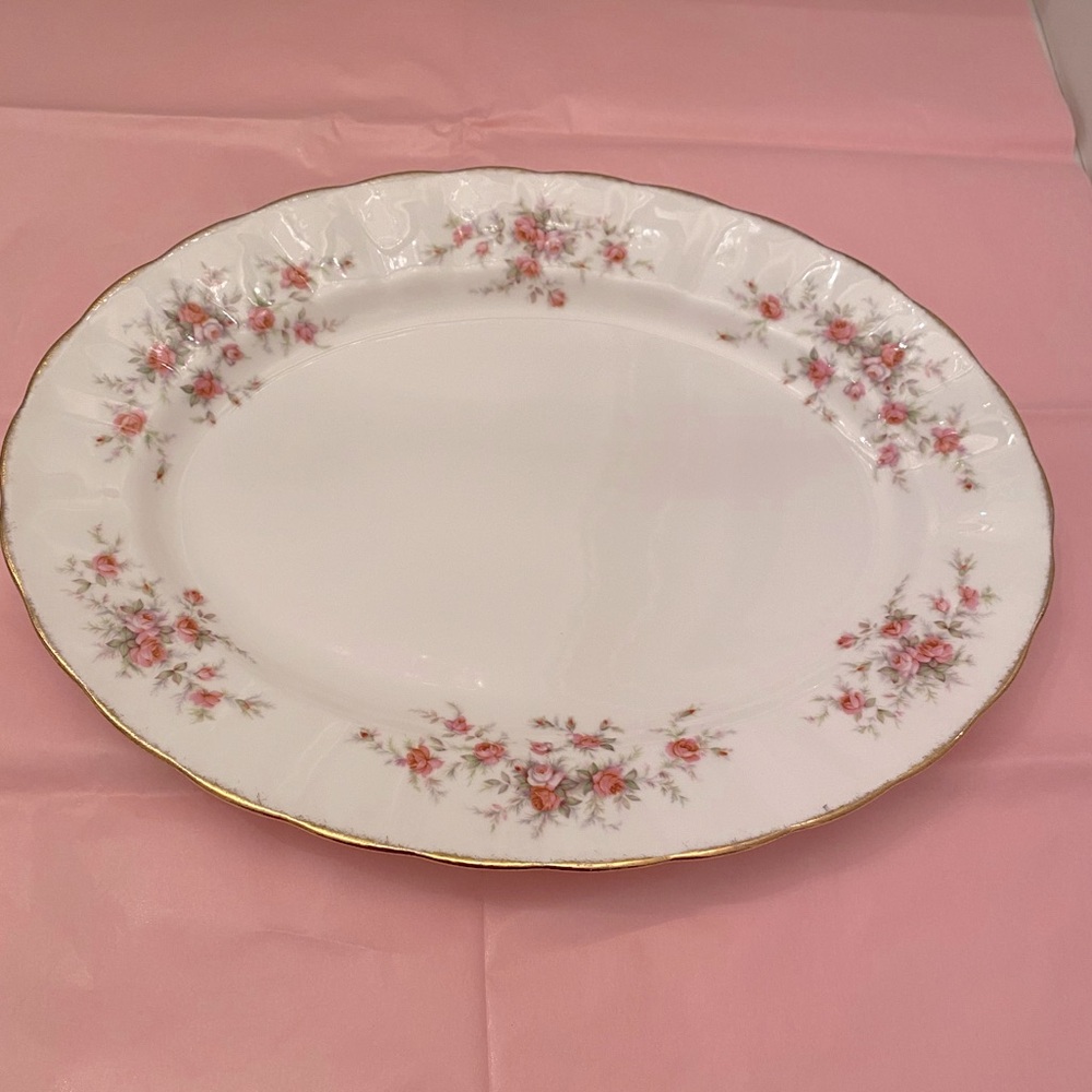 EUC VINTAGE PARAGON VICTORIANA ROSE MEDIUM PLATTER BONE CHINA
